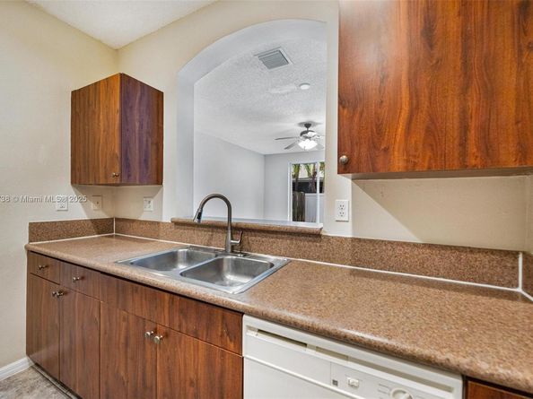 2252 NE 42nd Cir, Homestead FL 33033