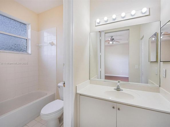 2252 NE 42nd Cir, Homestead FL 33033