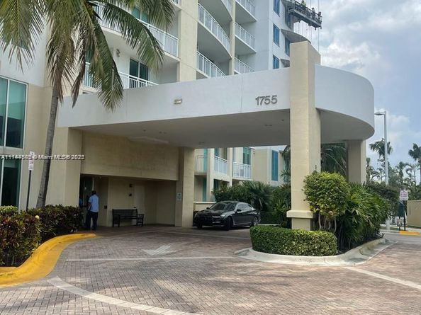 1755 E Hallandale Beach Blvd MEZ7E, Hallandale Beach FL 33009