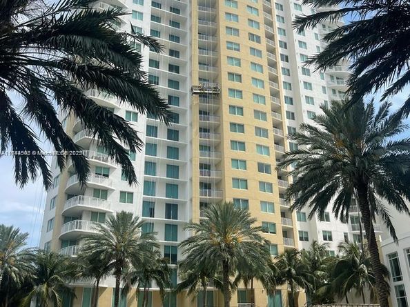 1755 E Hallandale Beach Blvd MEZ7E, Hallandale Beach FL 33009