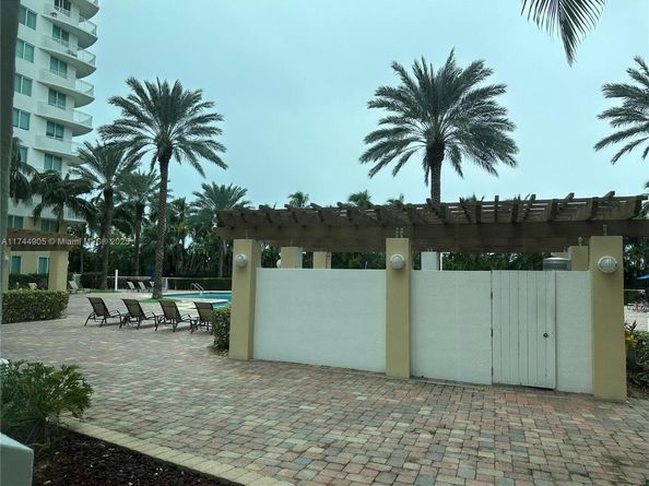 1755 E Hallandale Beach Blvd MEZ7E, Hallandale Beach FL 33009