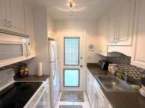 17000 NE 14th Ave 206, Miami FL 33162