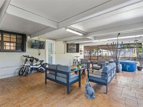 2485 NE 214th St, Miami FL 33180