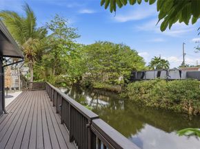 2485 NE 214th St, Miami FL 33180