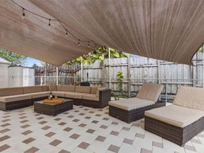 2485 NE 214th St, Miami FL 33180