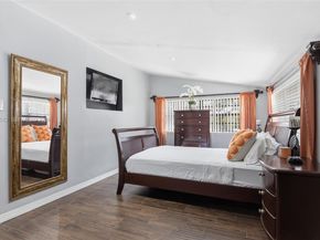 2485 NE 214th St, Miami FL 33180