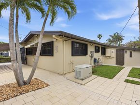 2485 NE 214th St, Miami FL 33180