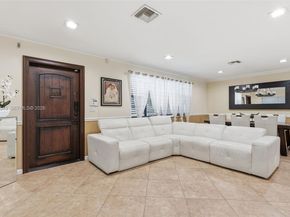 2485 NE 214th St, Miami FL 33180