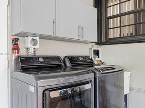 2485 NE 214th St, Miami FL 33180