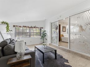 2485 NE 214th St, Miami FL 33180