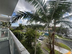 5099 NW 7th St 505, Miami FL 33126