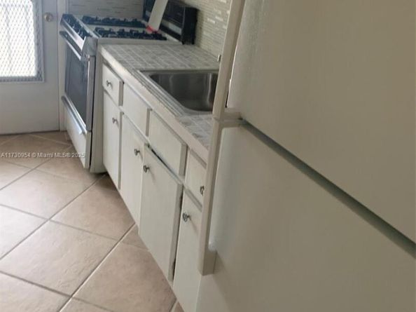122 NE 204th St 21, Miami Gardens FL 33179