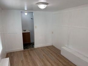 1424 NW 69th St, Miami FL 33147