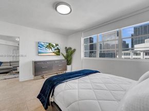 999 Brickell Bay Dr 2007, Miami FL 33131