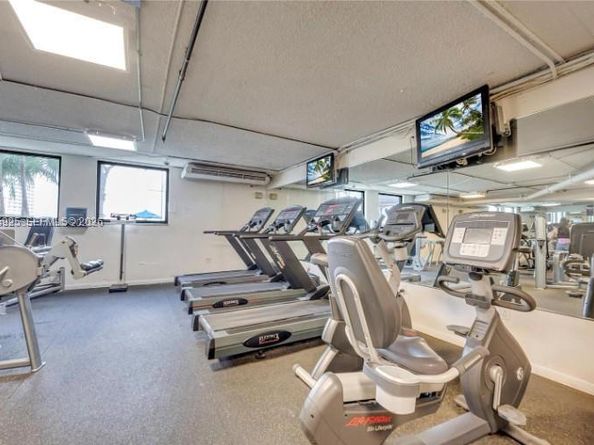 999 Brickell Bay Dr 2007, Miami FL 33131