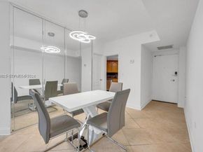 999 Brickell Bay Dr 2007, Miami FL 33131