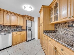 999 Brickell Bay Dr 2007, Miami FL 33131