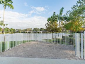 510 NW 97th Ave, Plantation FL 33324