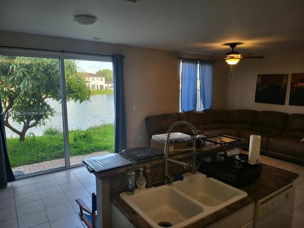 1057 NE 42nd Ave, Homestead FL 33033