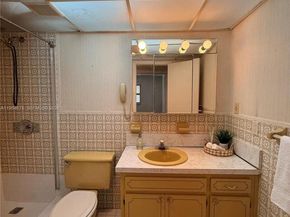 3860 NE 170th St 304, North Miami Beach FL 33160