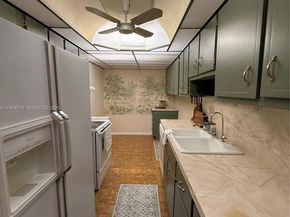 3860 NE 170th St 304, North Miami Beach FL 33160
