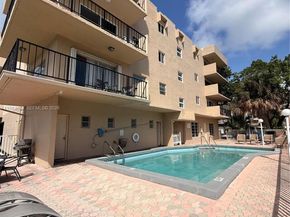 3860 NE 170th St 304, North Miami Beach FL 33160