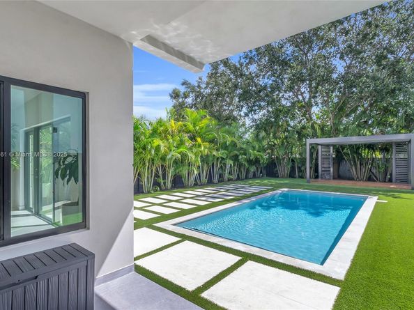 2029 SW 62nd Ave, Miami FL 33155