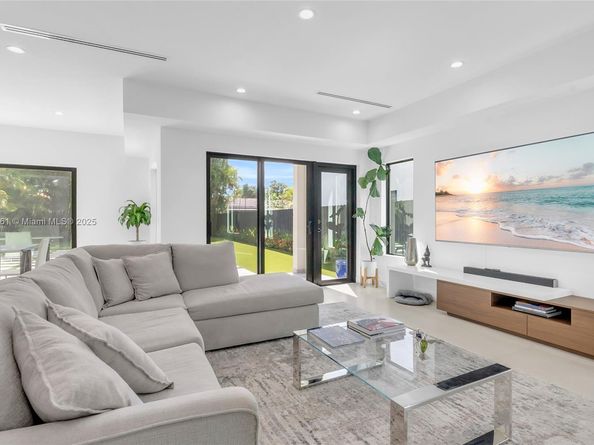 2029 SW 62nd Ave, Miami FL 33155