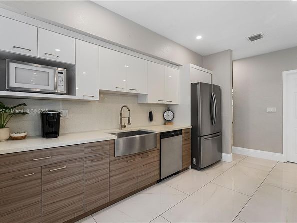 2227 Cody St, Hollywood FL 33020