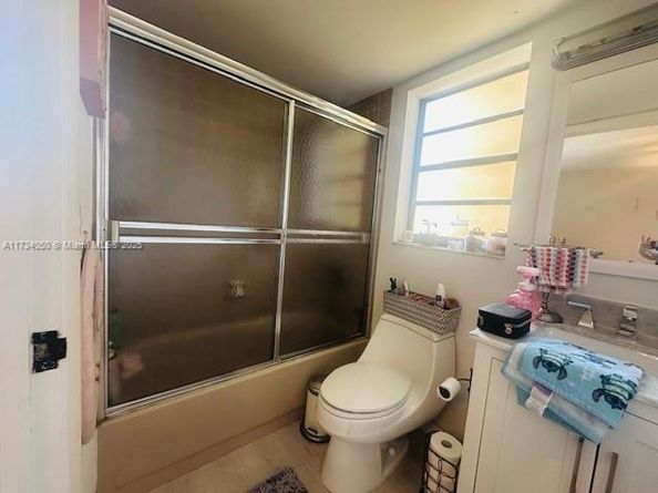 17878 N Bay Rd 307, Sunny Isles Beach FL 33160