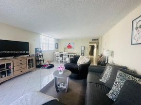 17878 N Bay Rd 307, Sunny Isles Beach FL 33160