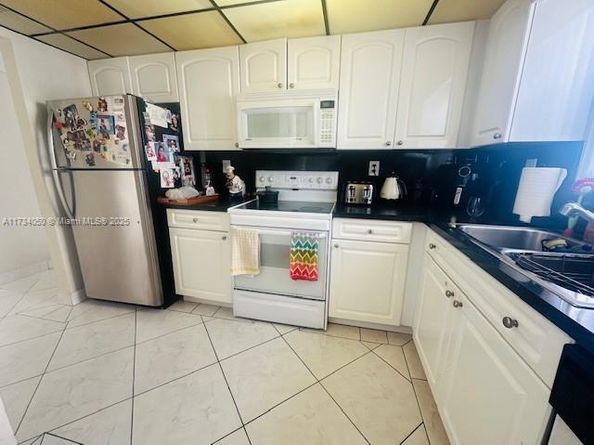 17878 N Bay Rd 307, Sunny Isles Beach FL 33160