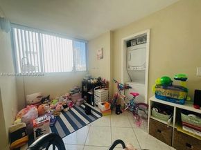 17878 N Bay Rd 307, Sunny Isles Beach FL 33160