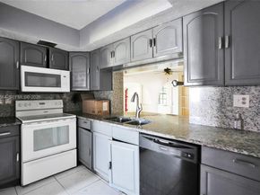 4966 NW 39th St, Lauderdale Lakes FL 33319