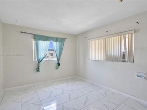 4966 NW 39th St, Lauderdale Lakes FL 33319