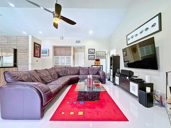 Undisclosed Address #A11386797, Coral Springs FL 33067