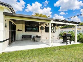 9460 Martinique Dr, Cutler Bay FL 33189