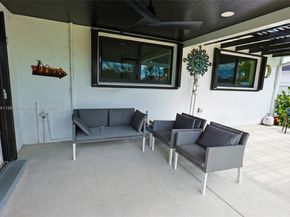9460 Martinique Dr, Cutler Bay FL 33189