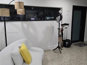 9460 Martinique Dr, Cutler Bay FL 33189