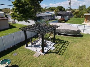 9460 Martinique Dr, Cutler Bay FL 33189