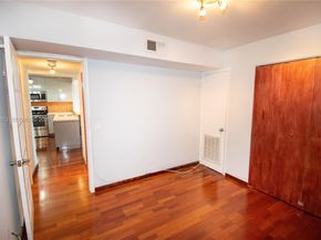 110 S Shore Dr 5B, Miami Beach FL 33141