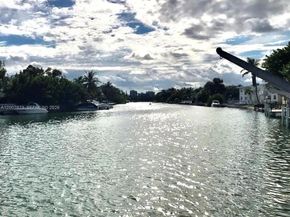 110 S Shore Dr 5B, Miami Beach FL 33141