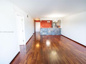 110 S Shore Dr 5B, Miami Beach FL 33141