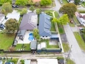 588 Mokena Dr, Miami Springs FL 33166