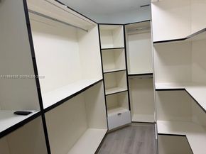 588 Mokena Dr, Miami Springs FL 33166