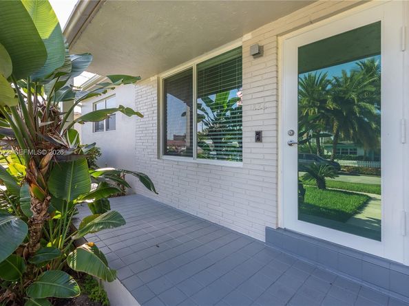 326 SE 3rd Ter, Dania Beach FL 33004