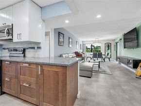 220 Lakeview Dr 308, Weston FL 33326