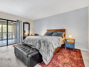 220 Lakeview Dr 308, Weston FL 33326