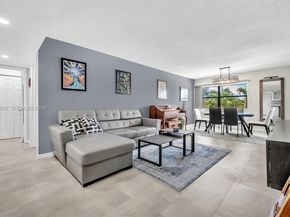 220 Lakeview Dr 308, Weston FL 33326