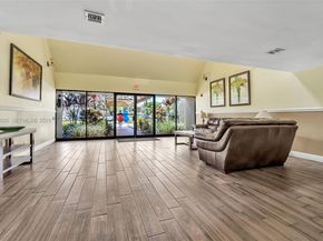 220 Lakeview Dr 308, Weston FL 33326